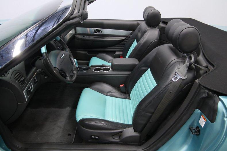 Ford Thunderbird interior - Seats