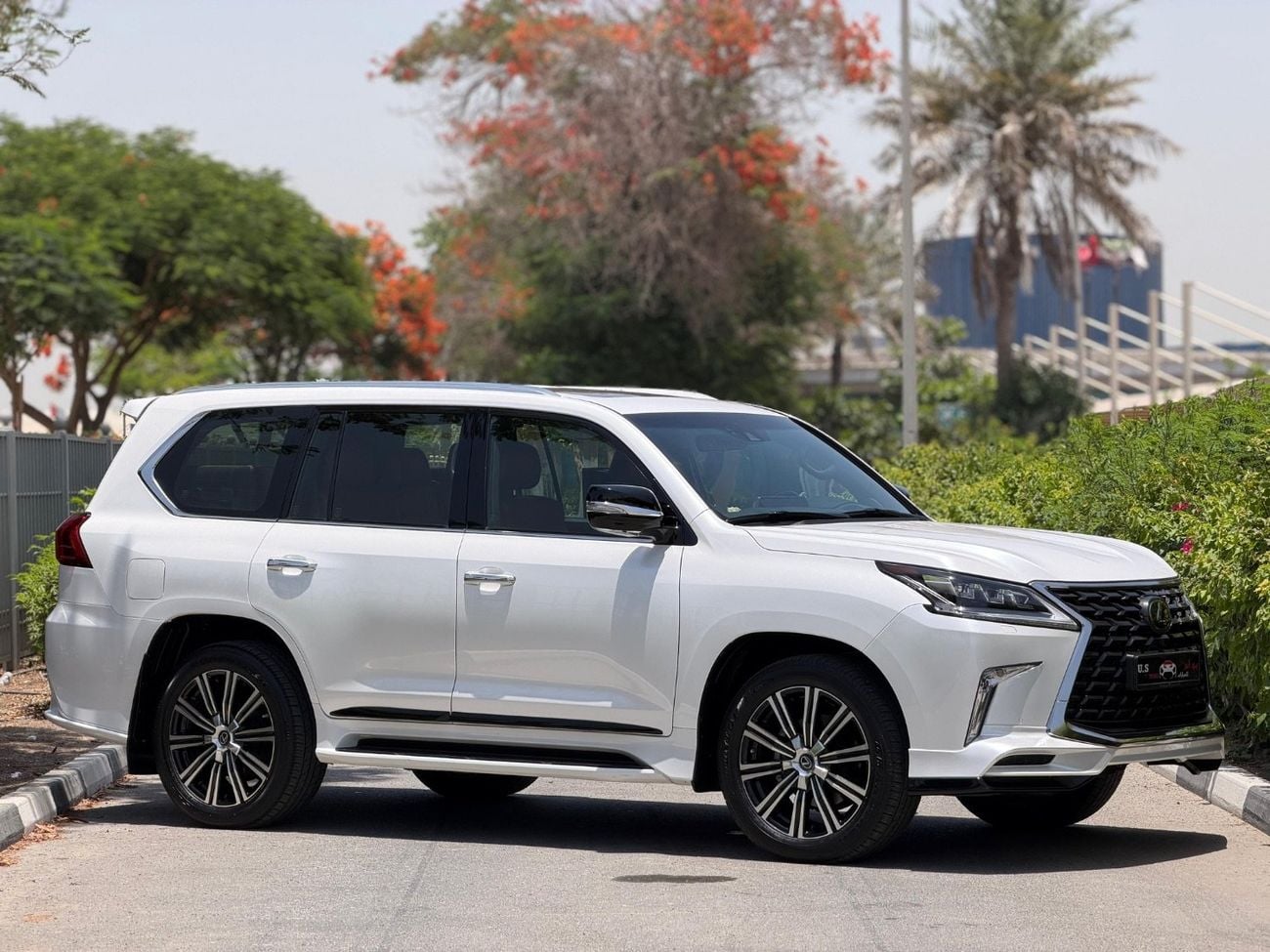 Lexus LX570 SIGNATURE