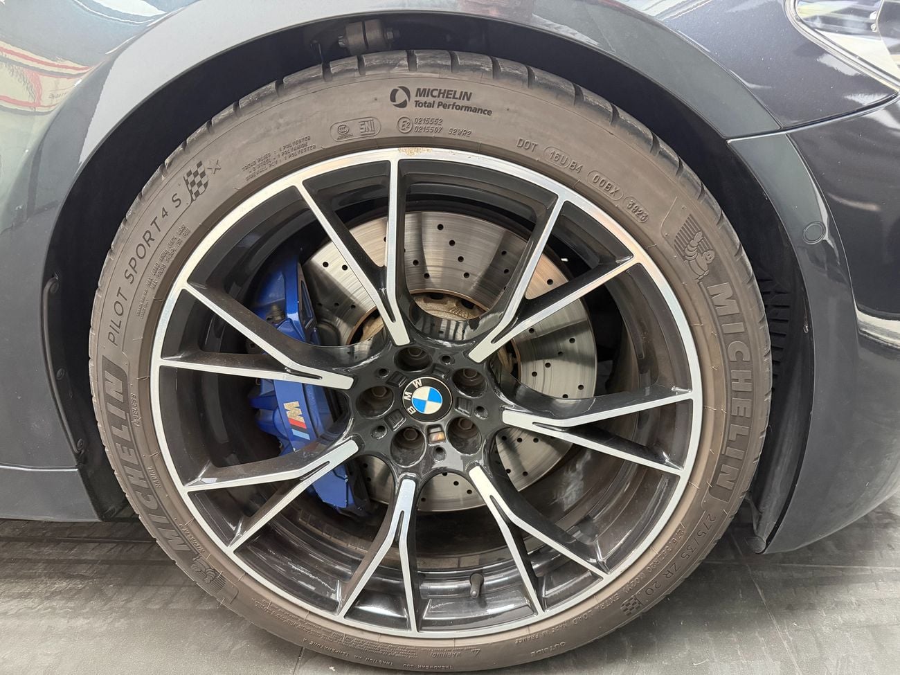 BMW M5 COMPETITION PACK