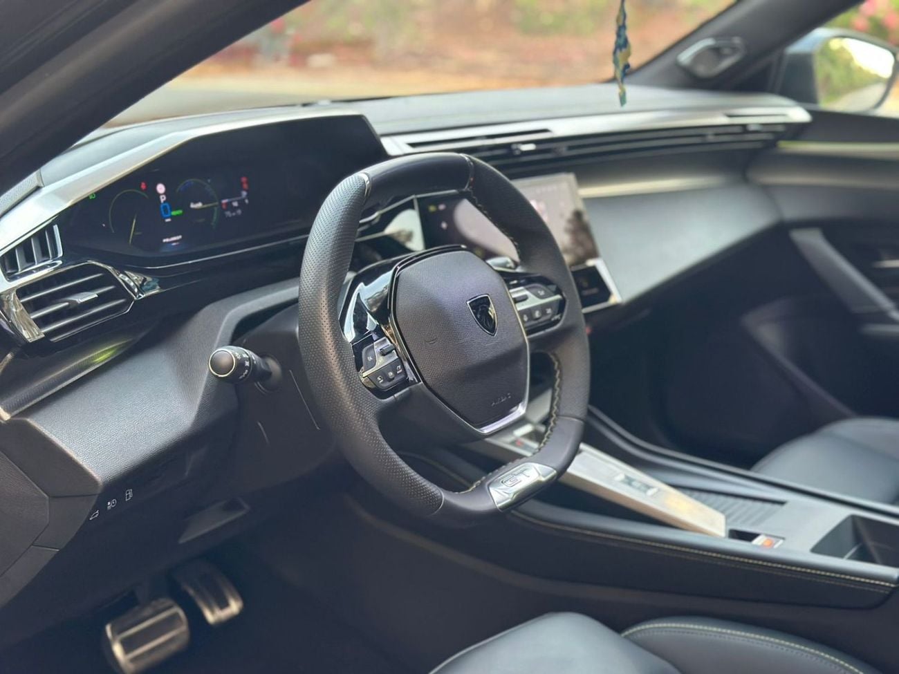 بيجو 408 2025 Peugeot 408 Plug-in Hybrid | The Future is Here | 1.6L 4-Cylinder Turbo | 225 HP | Top of the L