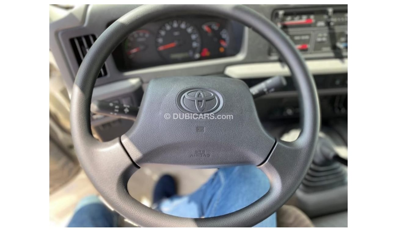 Toyota Coaster TOYOTA COASTER 30 STR 4.2 DSL LUXURY