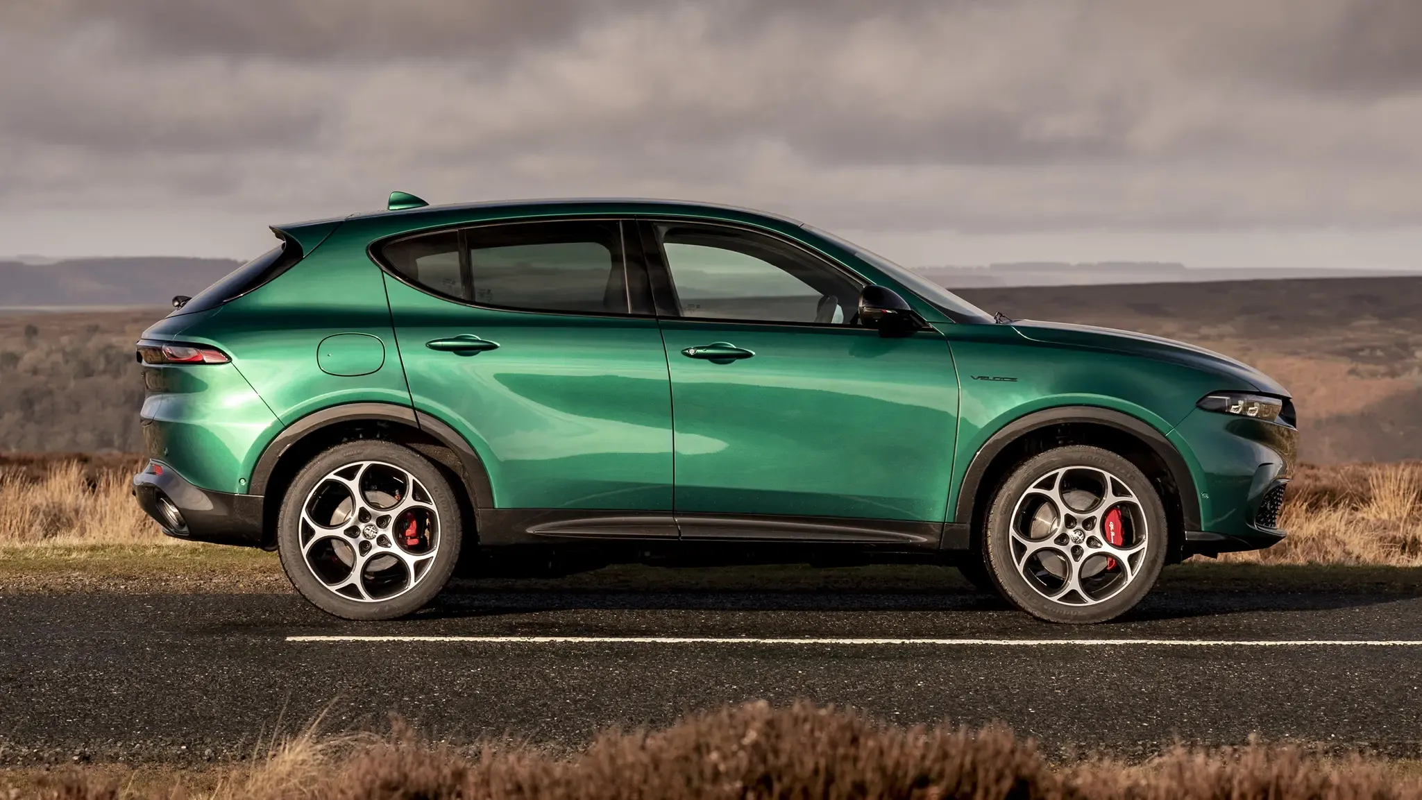 Alfa Romeo Tonale exterior - Side Profile