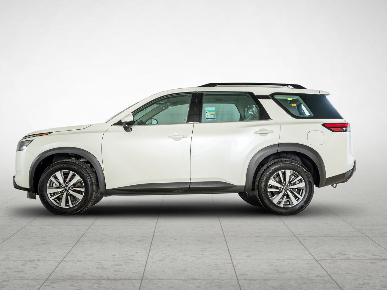 Nissan Pathfinder Luxury 5.6L S 3.5