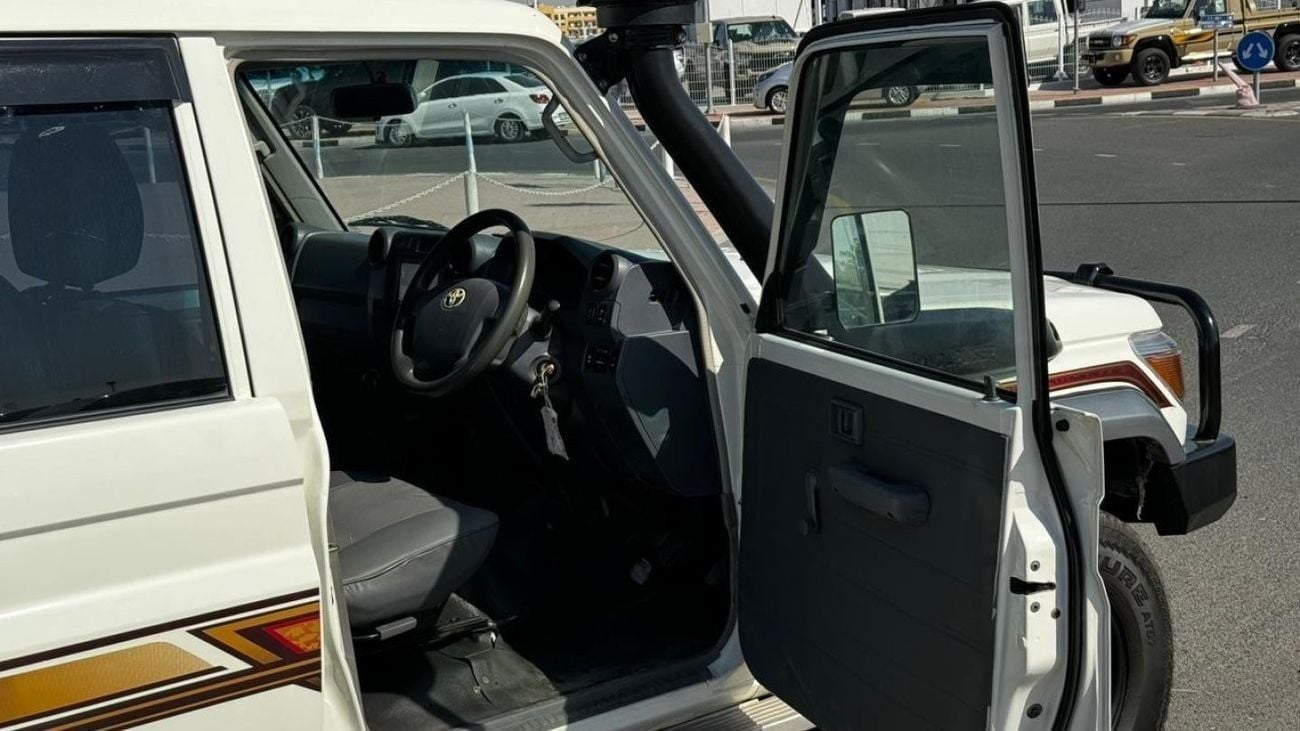 Toyota Land Cruiser 70