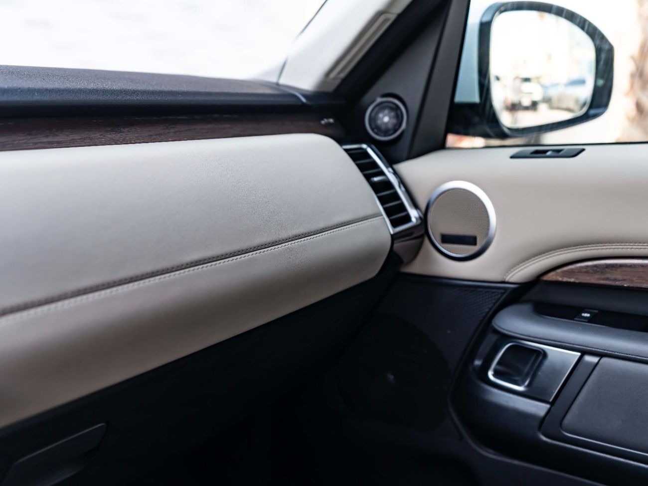 Land Rover Discovery HSE 3.0L (335 HP)