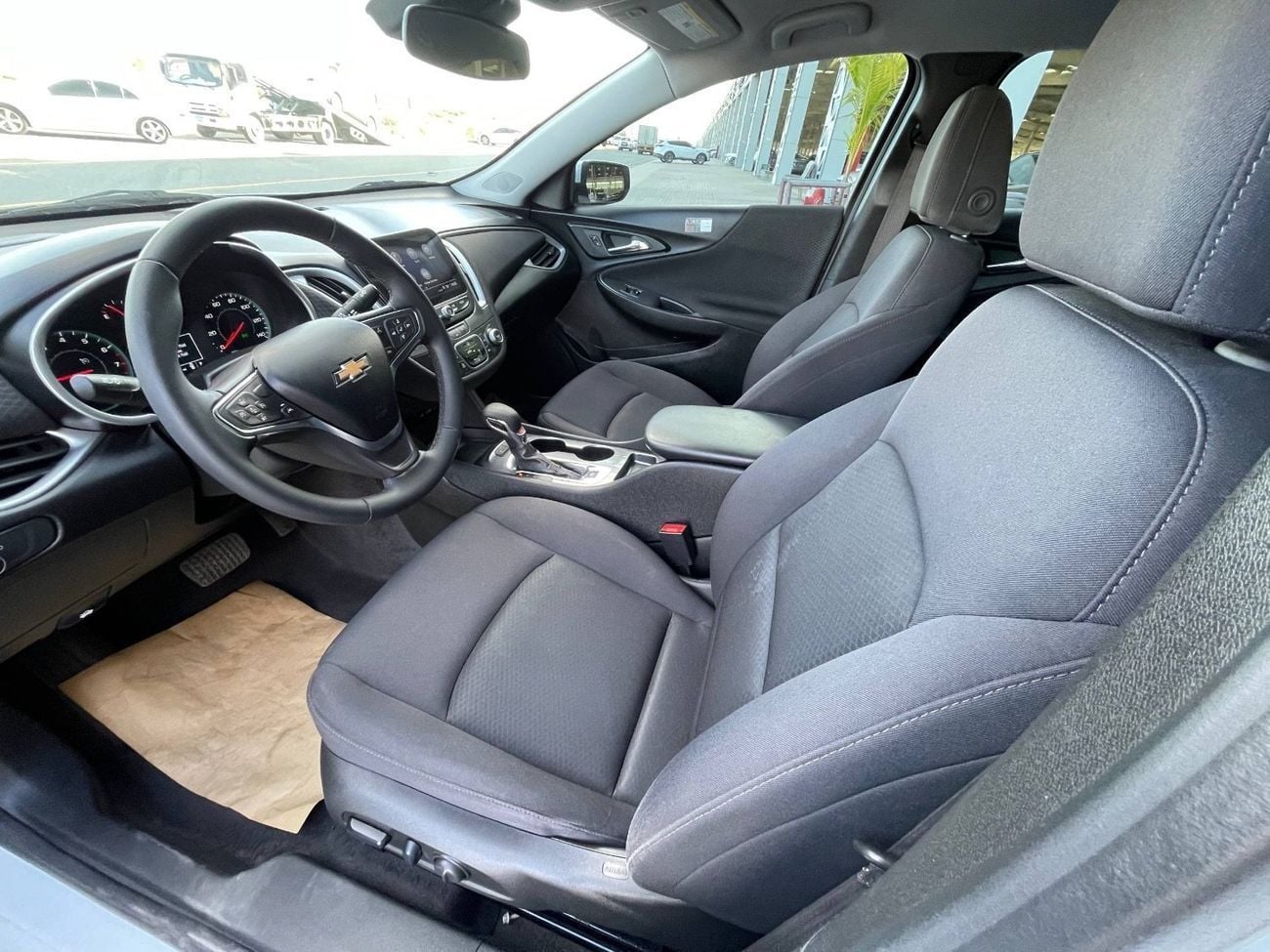 Chevrolet Malibu RS (NON GCC) 1.5L RS BLACK EDITION / 1.5T V4 / RADAR / LINE KEEP ASSIST / APPLE ANDROID AUTO / RI
