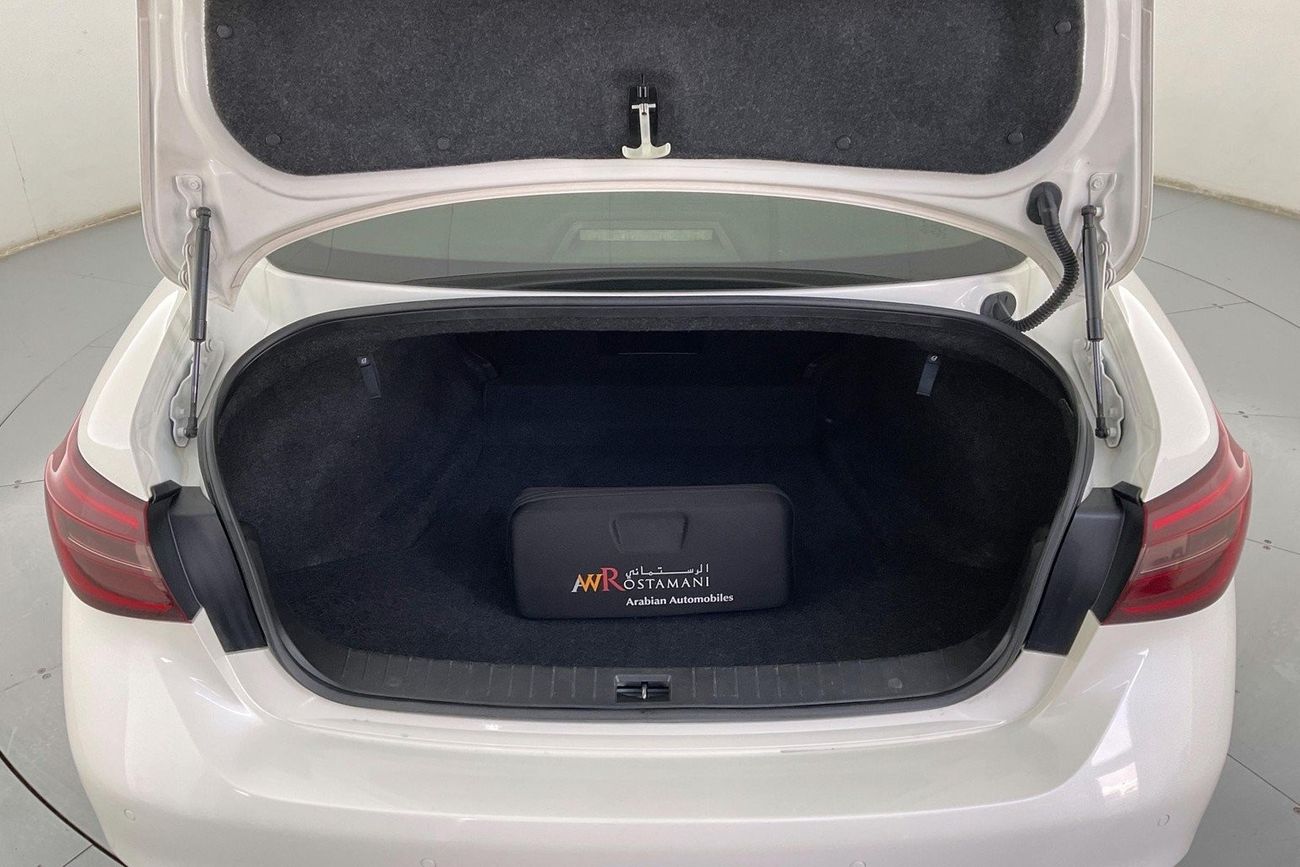 Infiniti Q50 Premium / Luxe