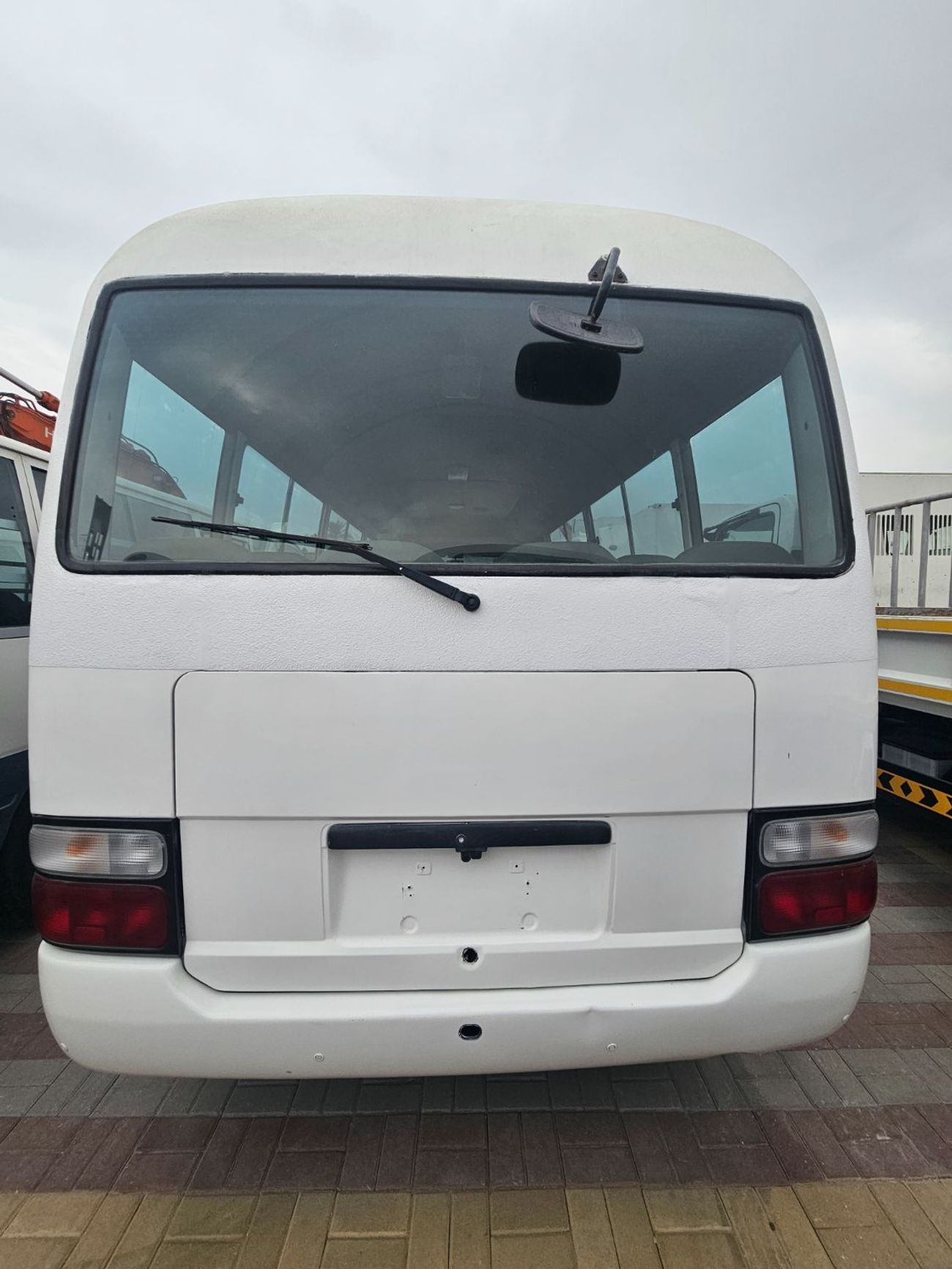 Toyota Coaster 1HZ / school bus