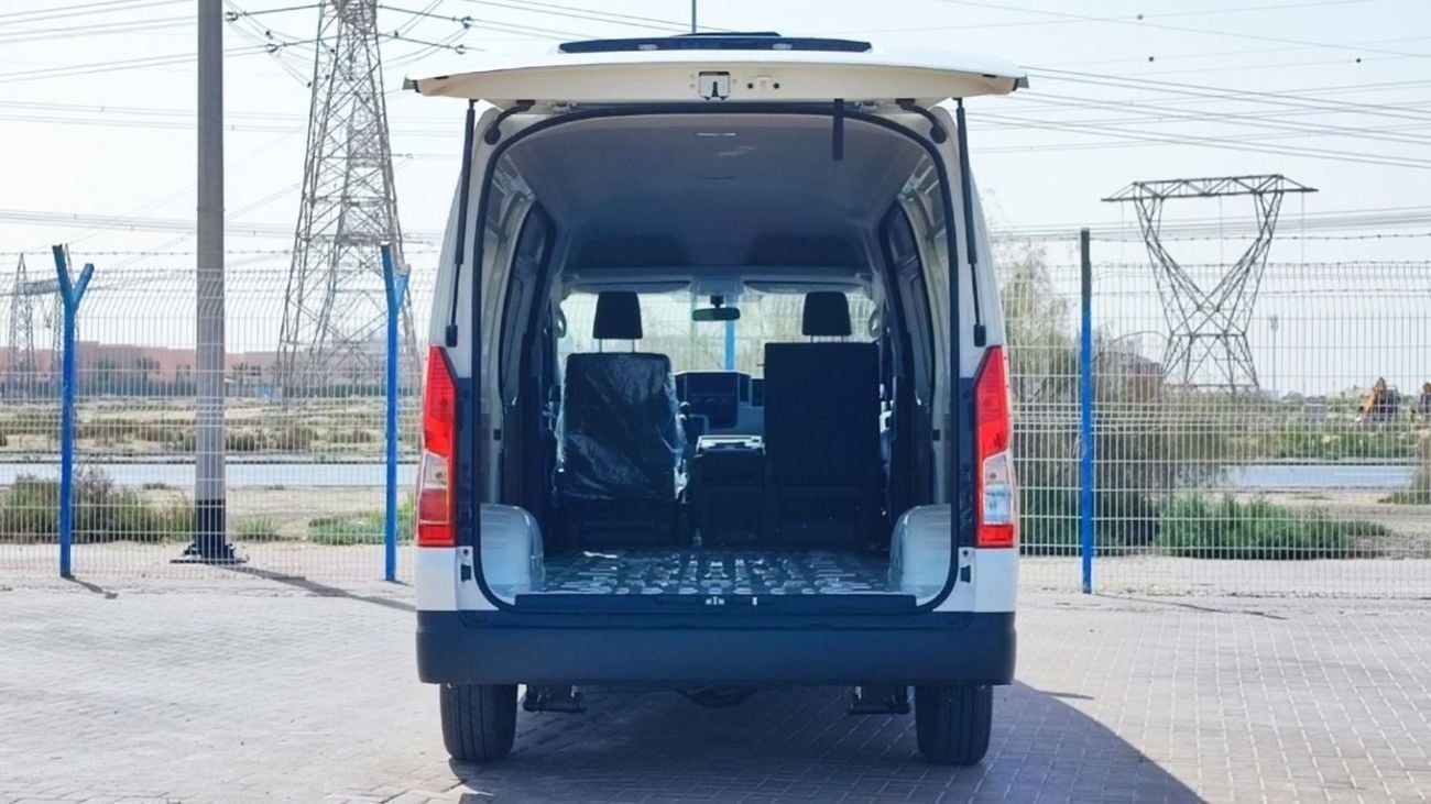 Toyota Hiace DLS - STD ROOF TOYOTA HIACE 2.8L P-VAN DSL A C HI 3 MT