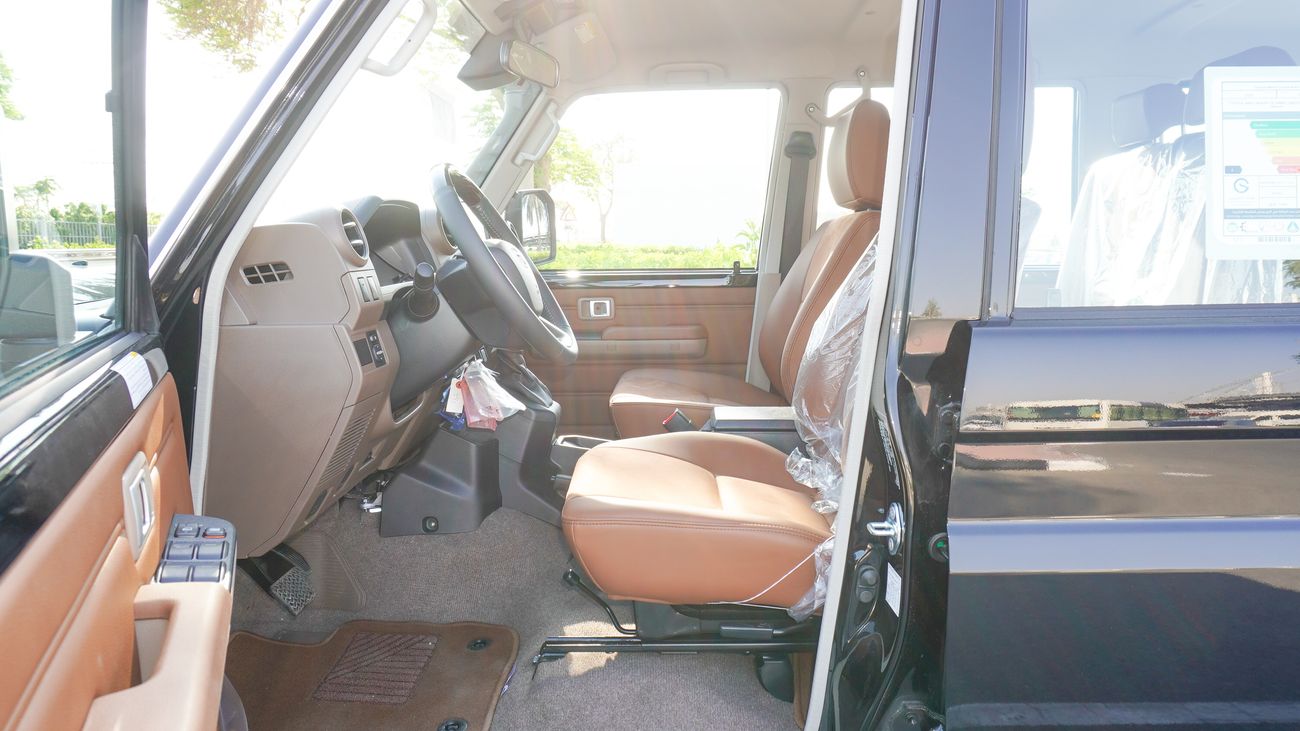 Toyota Land Cruiser 70 LX 4.0L V6 A/T