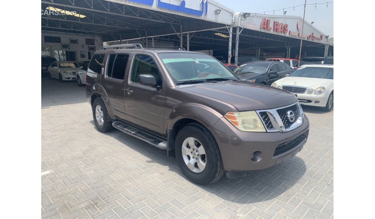 Nissan Pathfinder 2008 model American 6 cylinder cattle 127000