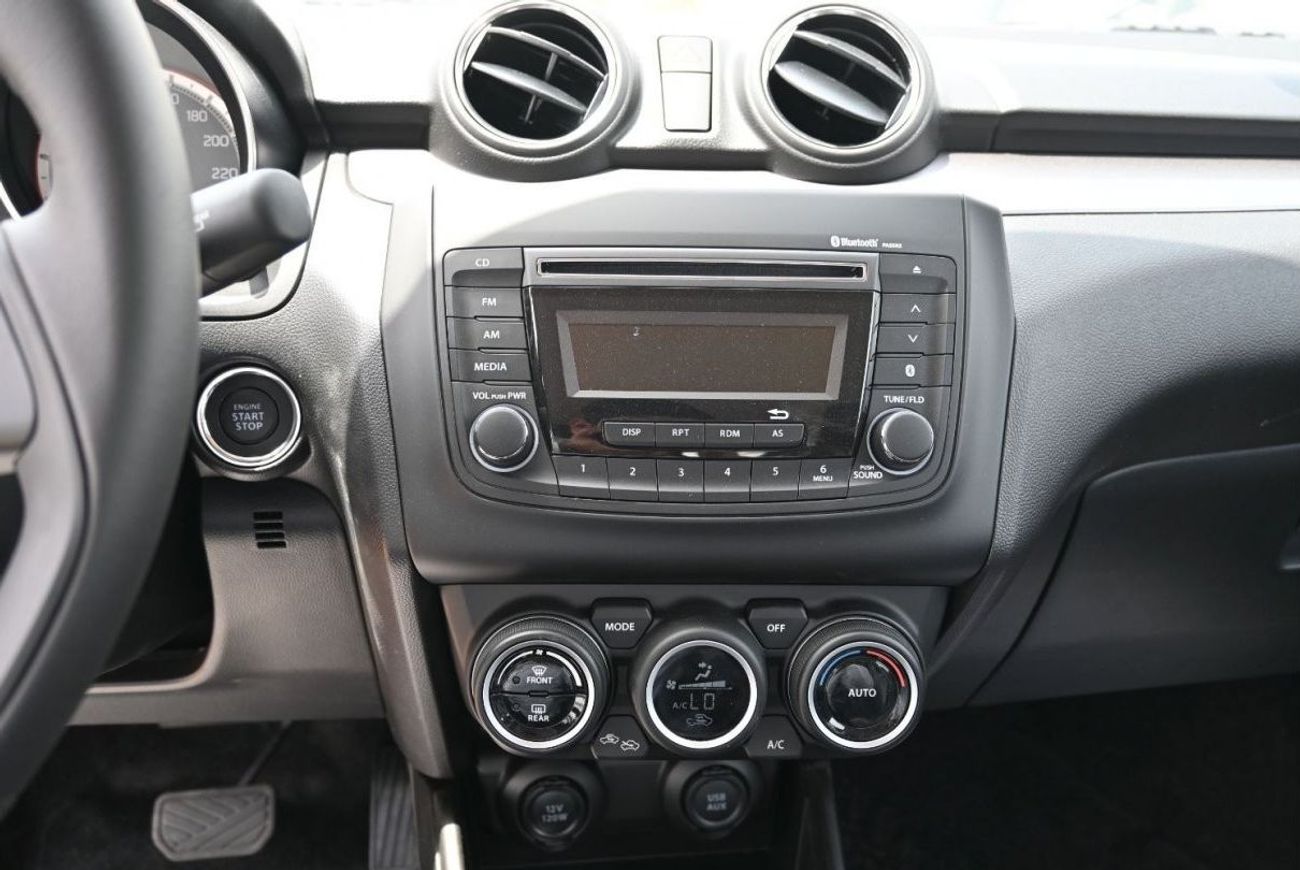 سوزوكي سويفت سوزوكي سويفت 1.2 لتر بنزين ، هاتشباك ، دفع أمامي ، 4 أبواب ، بدء الدفع ، وسادة هوائية مزدوجة ، حساسا