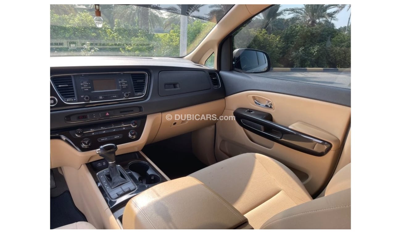 Kia Carnival Kia Carnival   MODEL 2016 Excellent Conditio  (GCC- SPEC)  VERY GOOD CONDITION