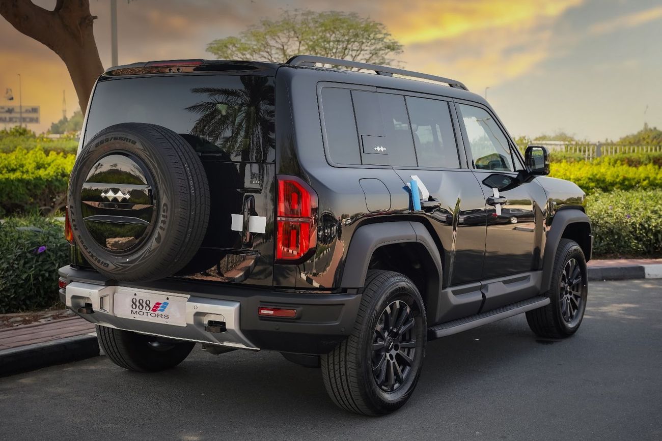 BYD Leopard 5 2025 BYD Leopard 5 Pilot Edition R18 Black in beige 0Km