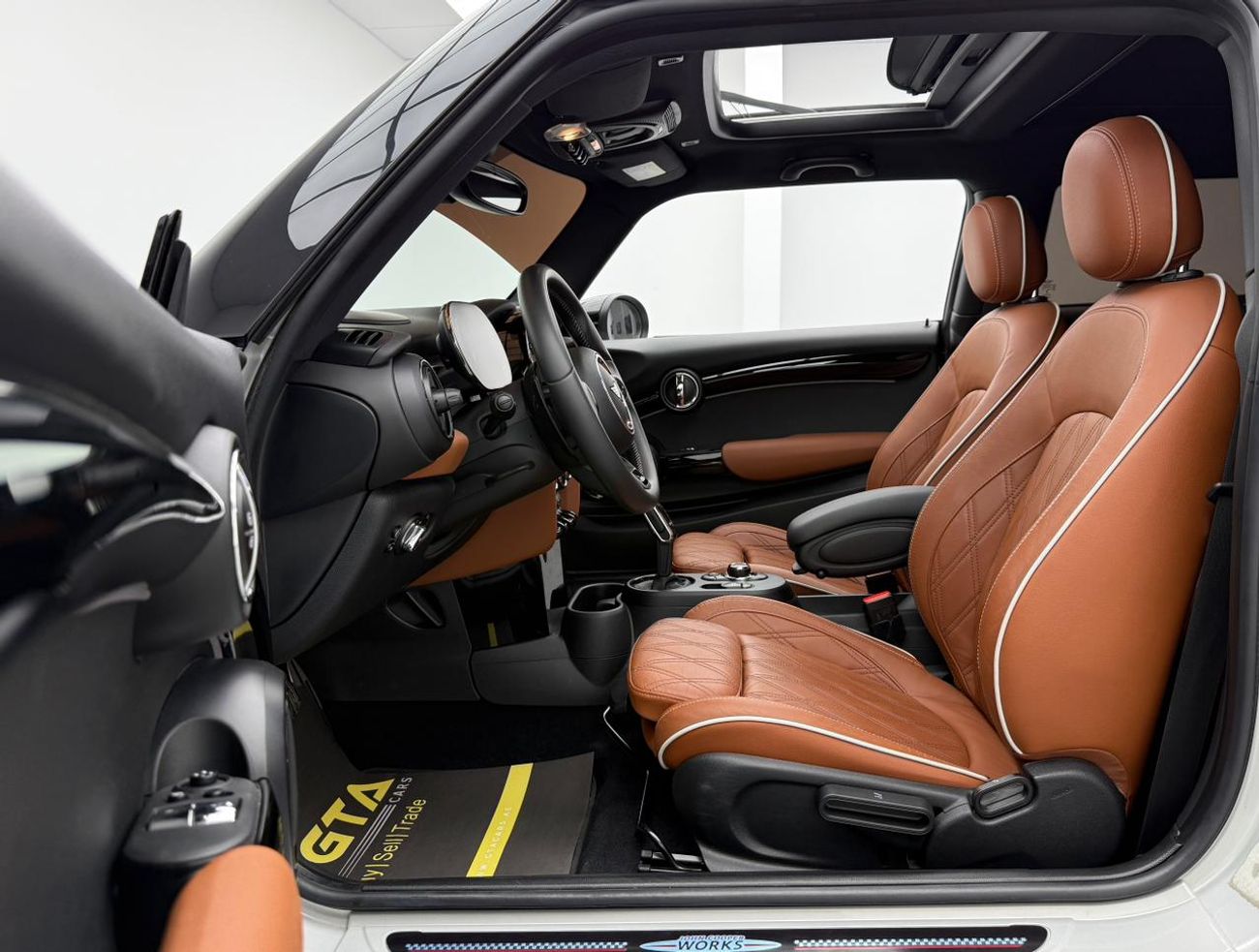 Mini Cooper S Coupé 2022 MINI Cooper S (JCW Kit) ,Warranty ,Service Contract ,Full Service History ,GCC