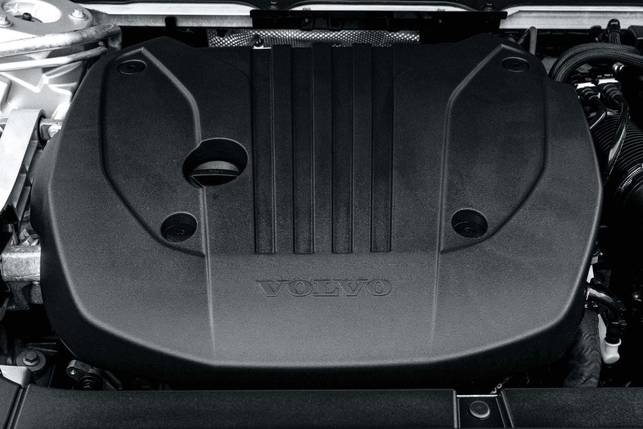 فولفو XC 90 XC90 B5 Momentum  | 2,742 P.M | 0% Downpayment | IMMACULATE! | Ramadan Offer!