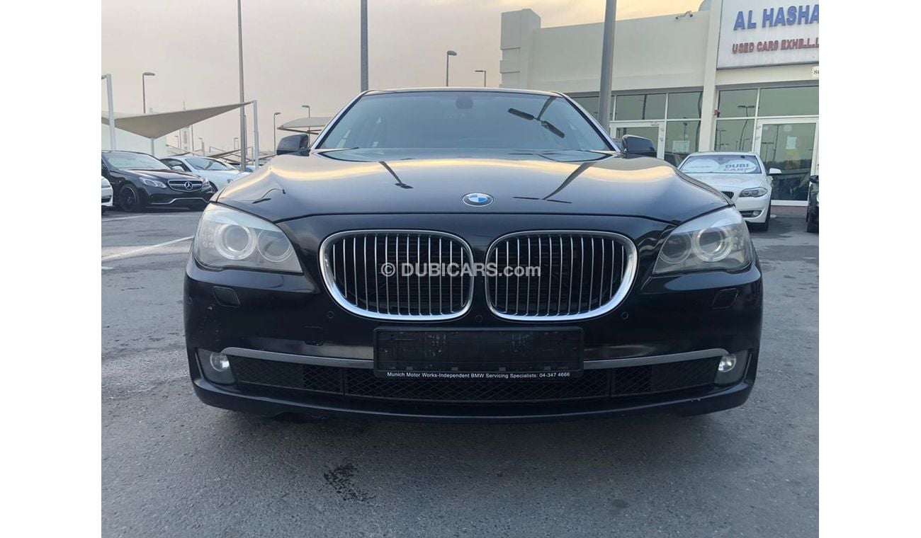 بي أم دبليو 730Li موديل 2012 خليجي فل مواصفات حاله ممتازه من الداخل والخارج مالك واحد من الوكاله فل مواصفات كراسي جلد