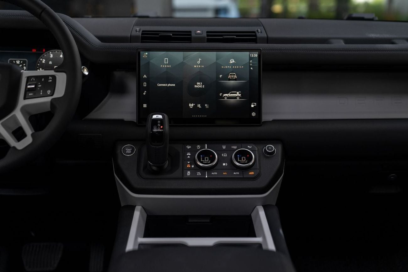 Land Rover Defender 110 S P400 Clean title 2 keys Zero KM Brand New