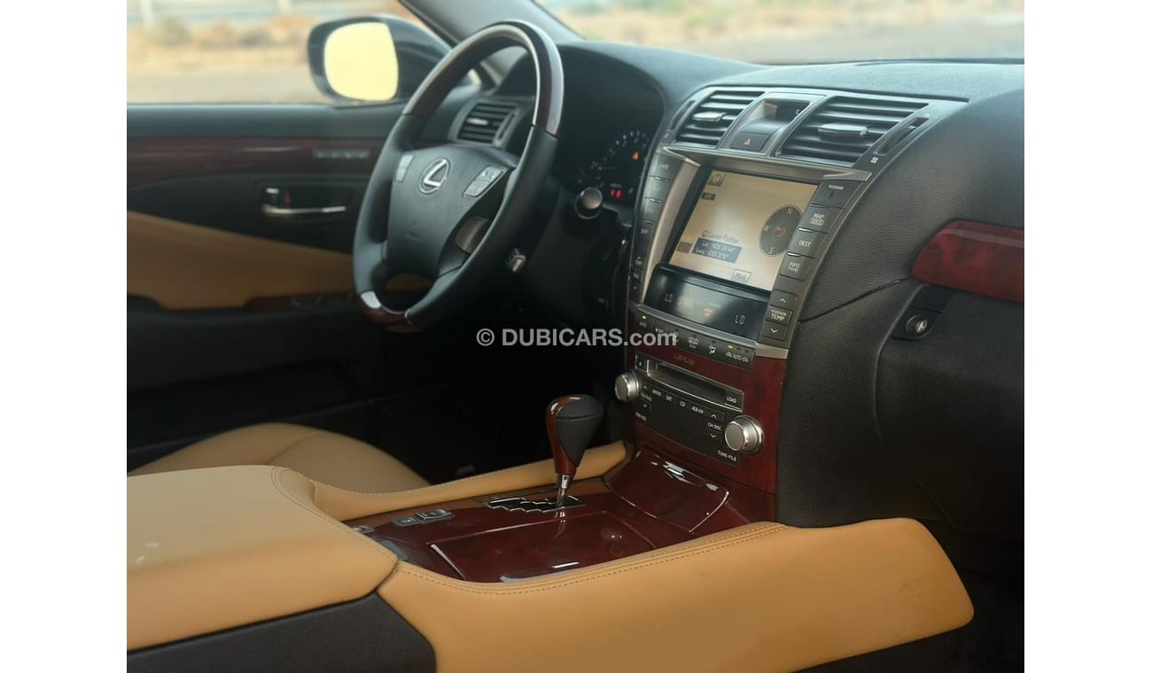 Lexus LS460