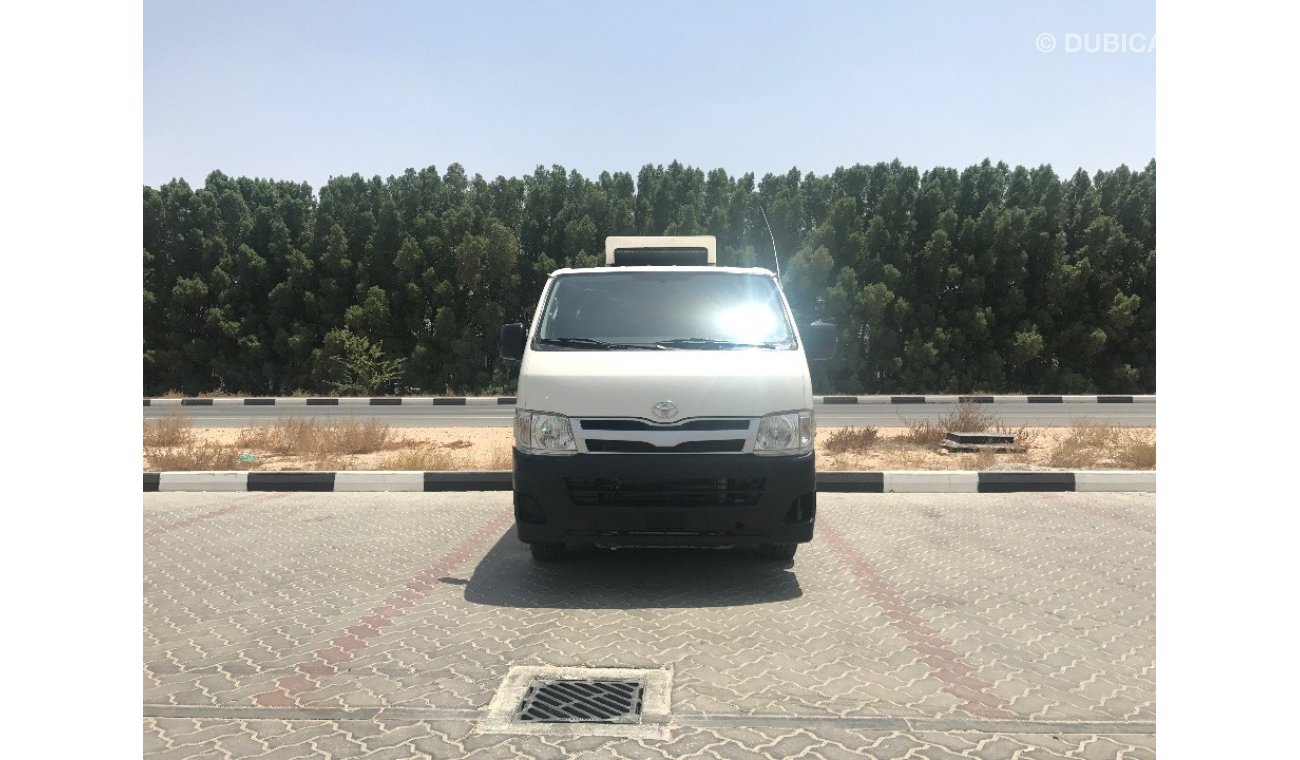 Toyota Hiace 2013