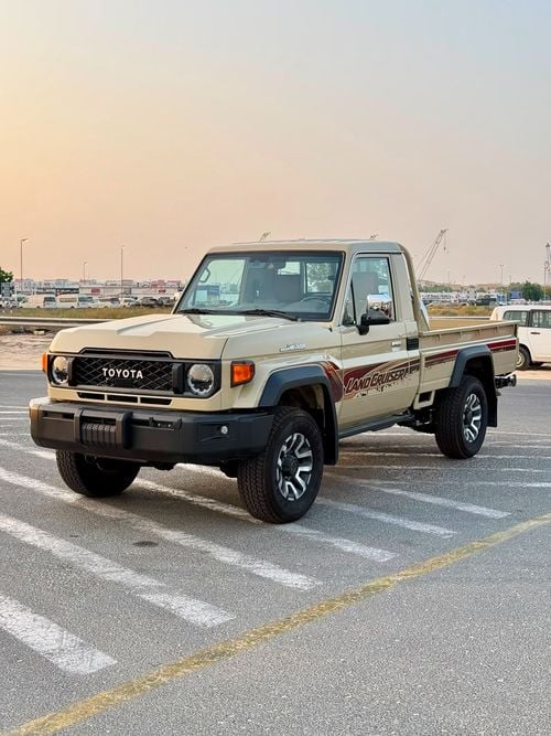 Toyota Land Cruiser 70 Toyota LC79 SC AT 2026