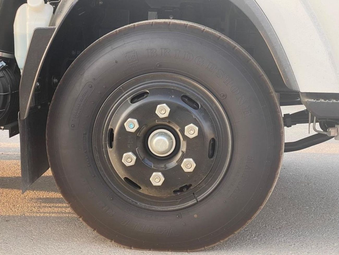 Isuzu NPR Dump Truck 4 Ton