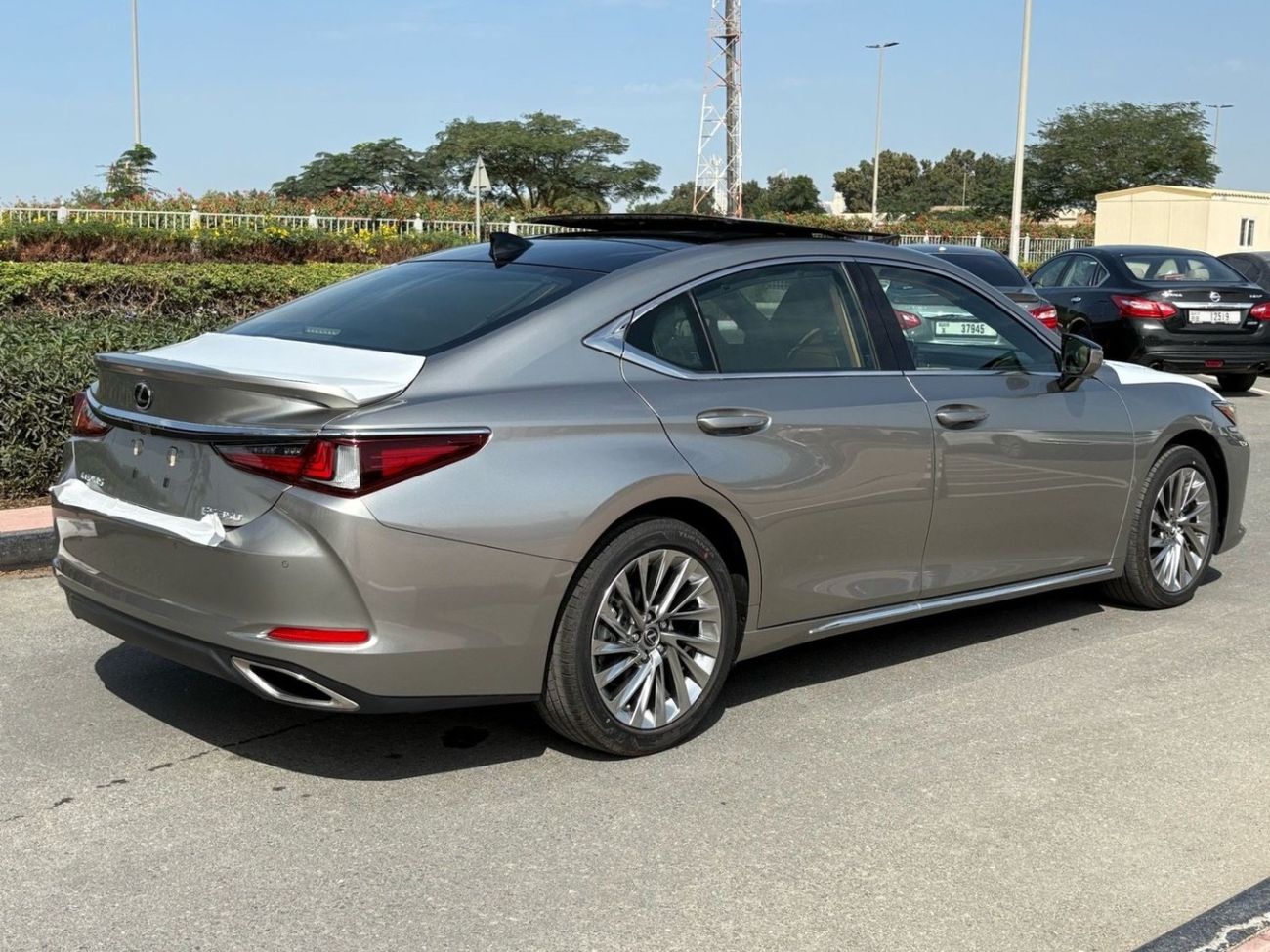 لكزس ES 350 Platinum 3.5L FWD