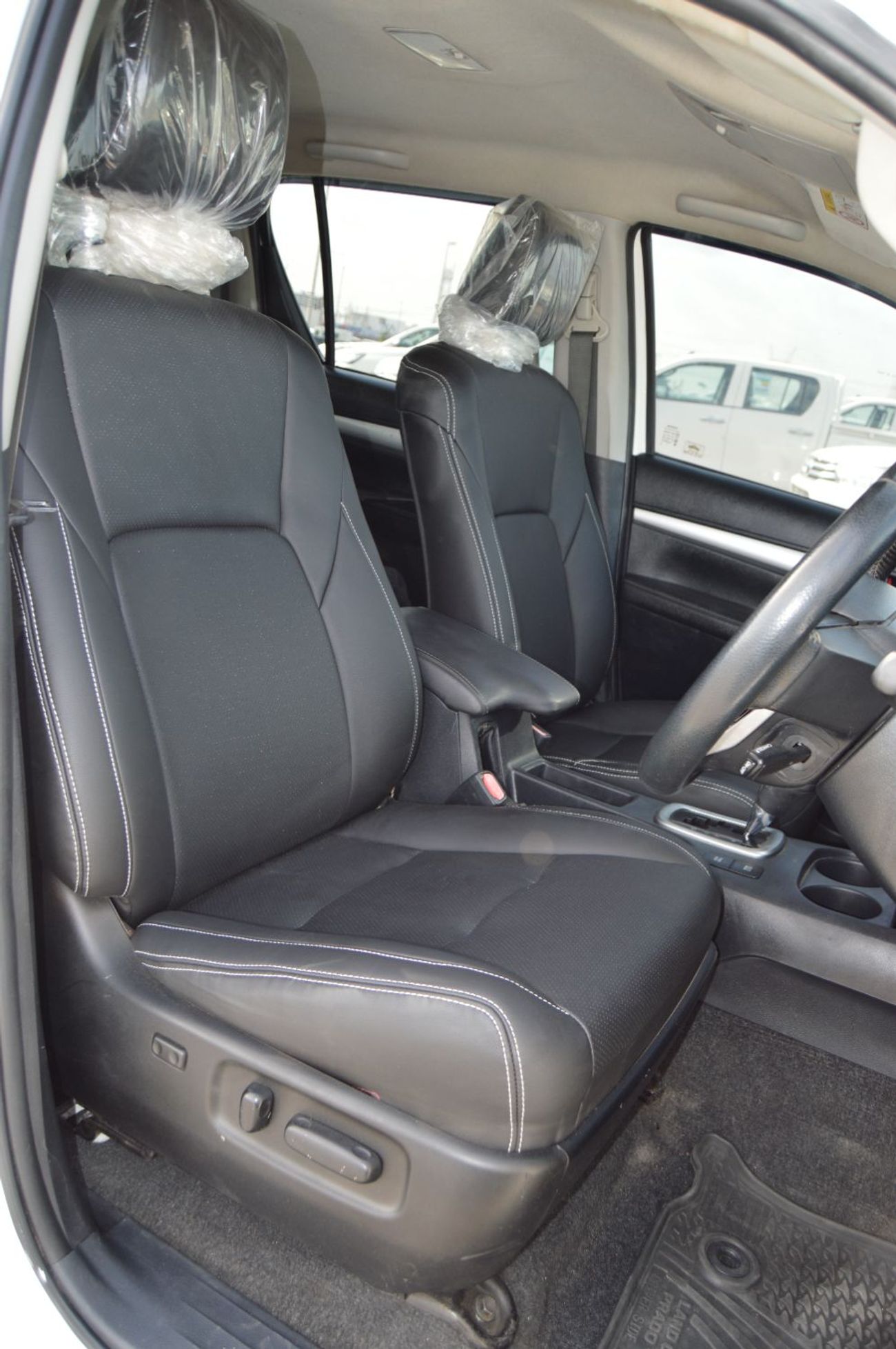 Toyota Hilux Double Cabin  Right Hand Drive Model: *2021* Engine: 2.8L/ V4