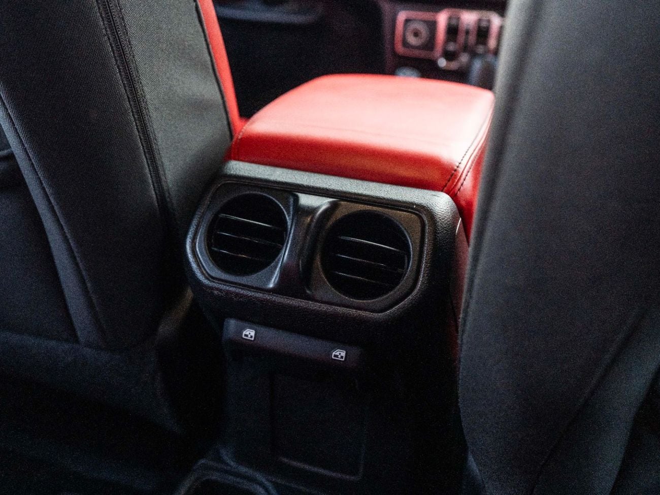 Jeep Wrangler Unlimited Sport 3.6L A/T