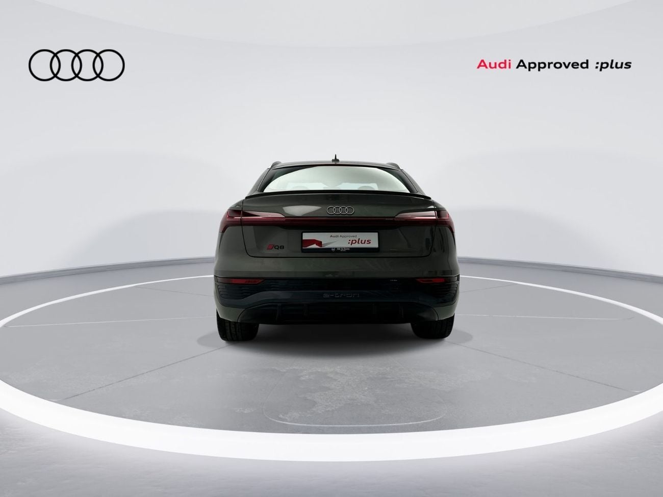 أودي Q8 إي ترون 55 quattro S Line Sportback 408hp Progress (Ref# 017547)