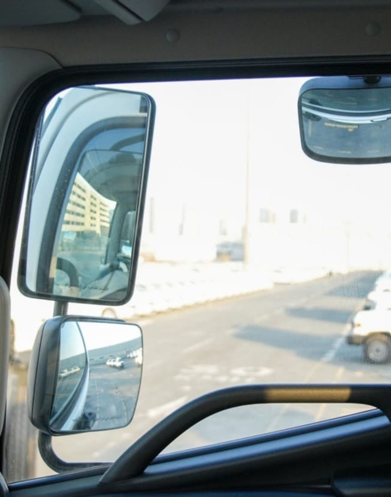 هينو 700 هينو 700 700ZS 4041 12.9L 39.5T CHASSIS CAB 6X4 M/T DIESEL