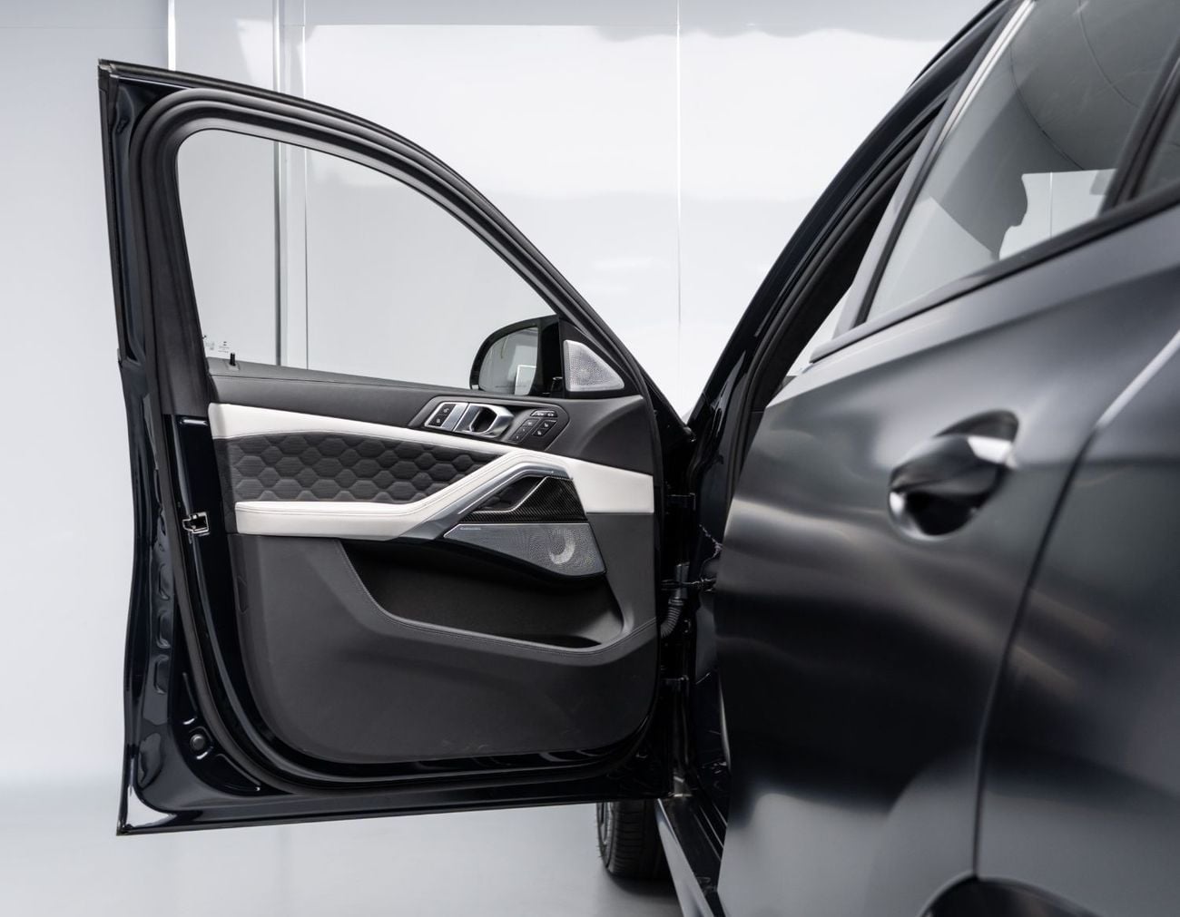 BMW X6 M STD BUY NOW, PAY 2027 | THE BLACKLINE STANDARD | BMW Warranty + Service, GCC, Low KMs