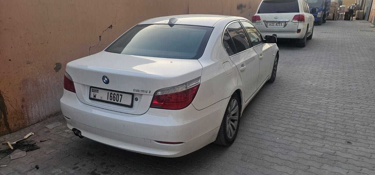 بي أم دبليو 525i