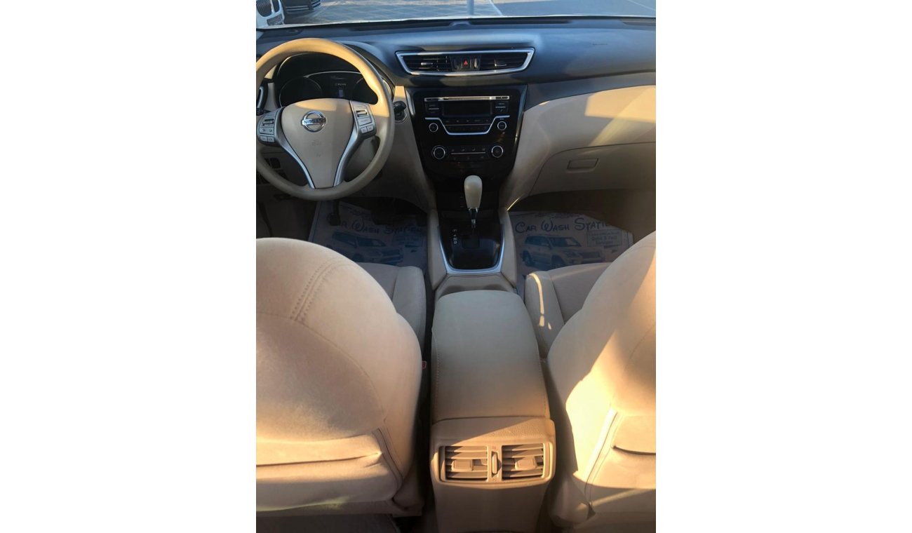 Nissan X-Trail Model 2015 GCC car prefect condition full service full option low mileage