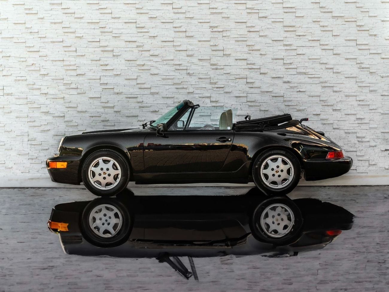 Porsche 911 CARRERA