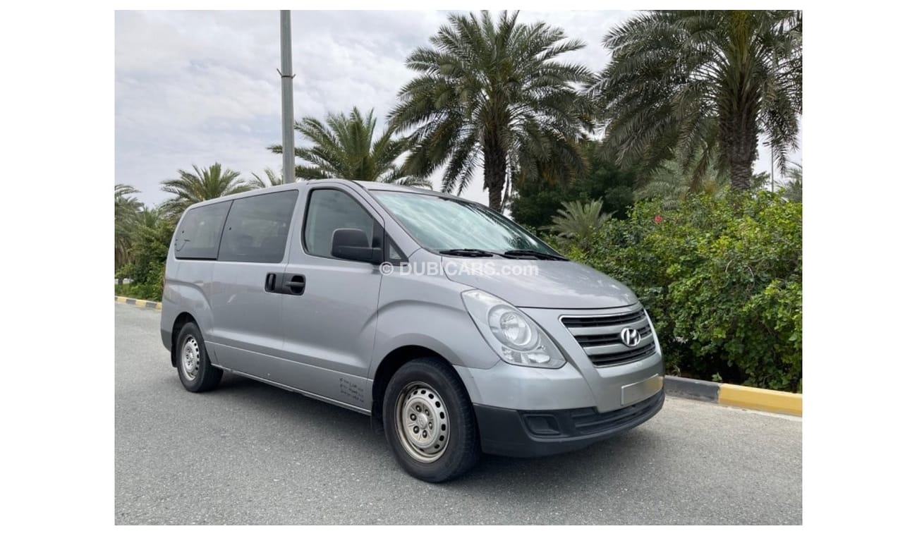Hyundai H-1 HYUNDAI H1 2,5 (GCC SPEC) - 2018- VERY GOOD CONDITION