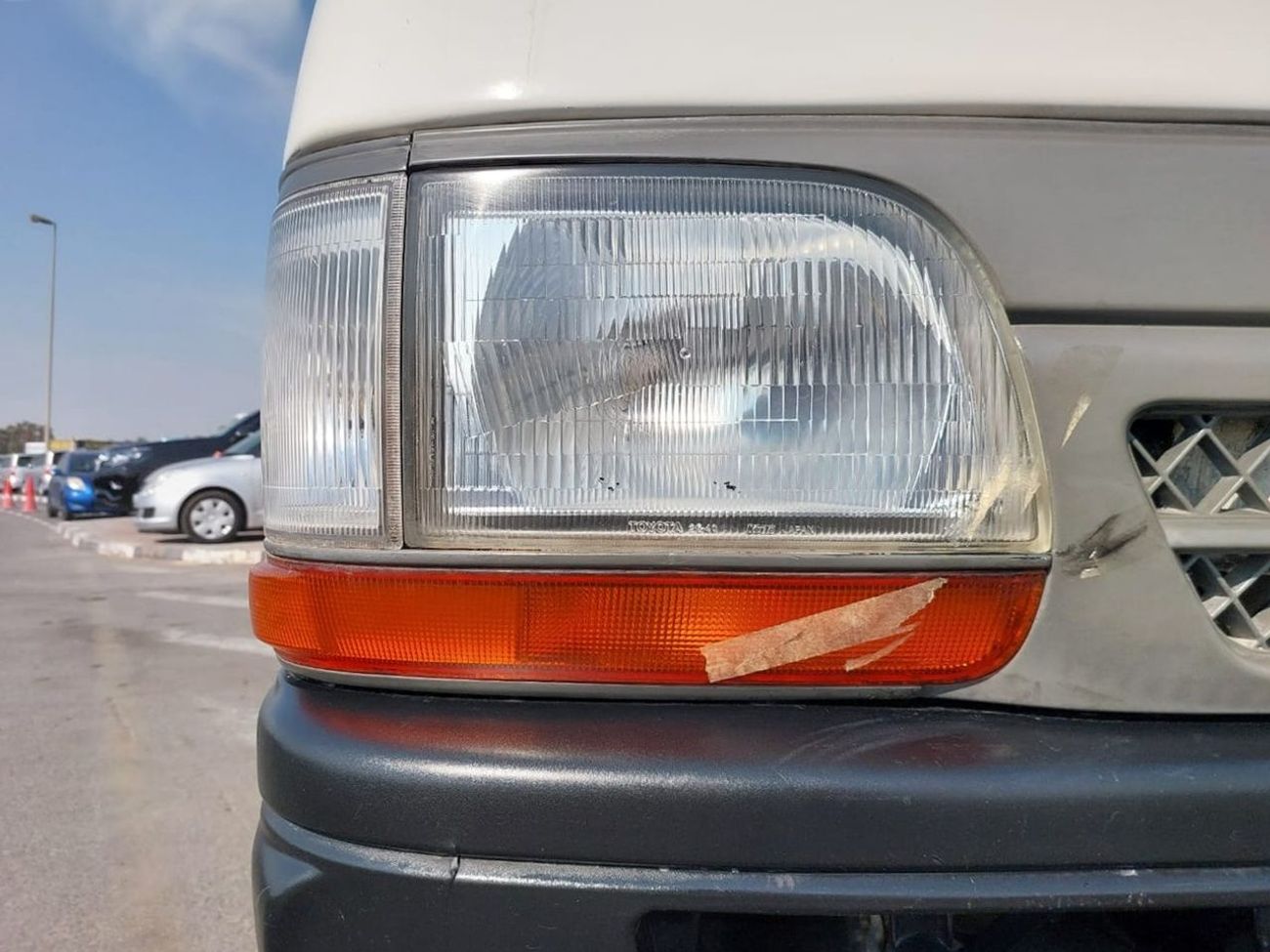 Toyota Hiace TOYOTA HIACE VAN RHD 2002 MODEL 2.0 L PETROL MANUAL(PM05893)