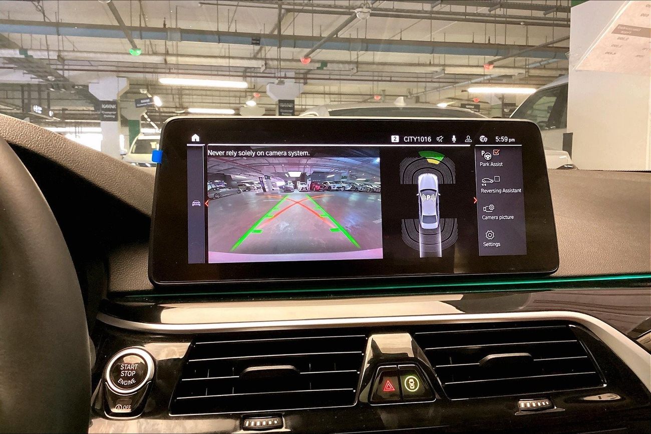 بي أم دبليو 520i Joy Edition | شامل الضمان | 0 ﺪﻔﻋﺓ ﺃﻮﻟﻯ