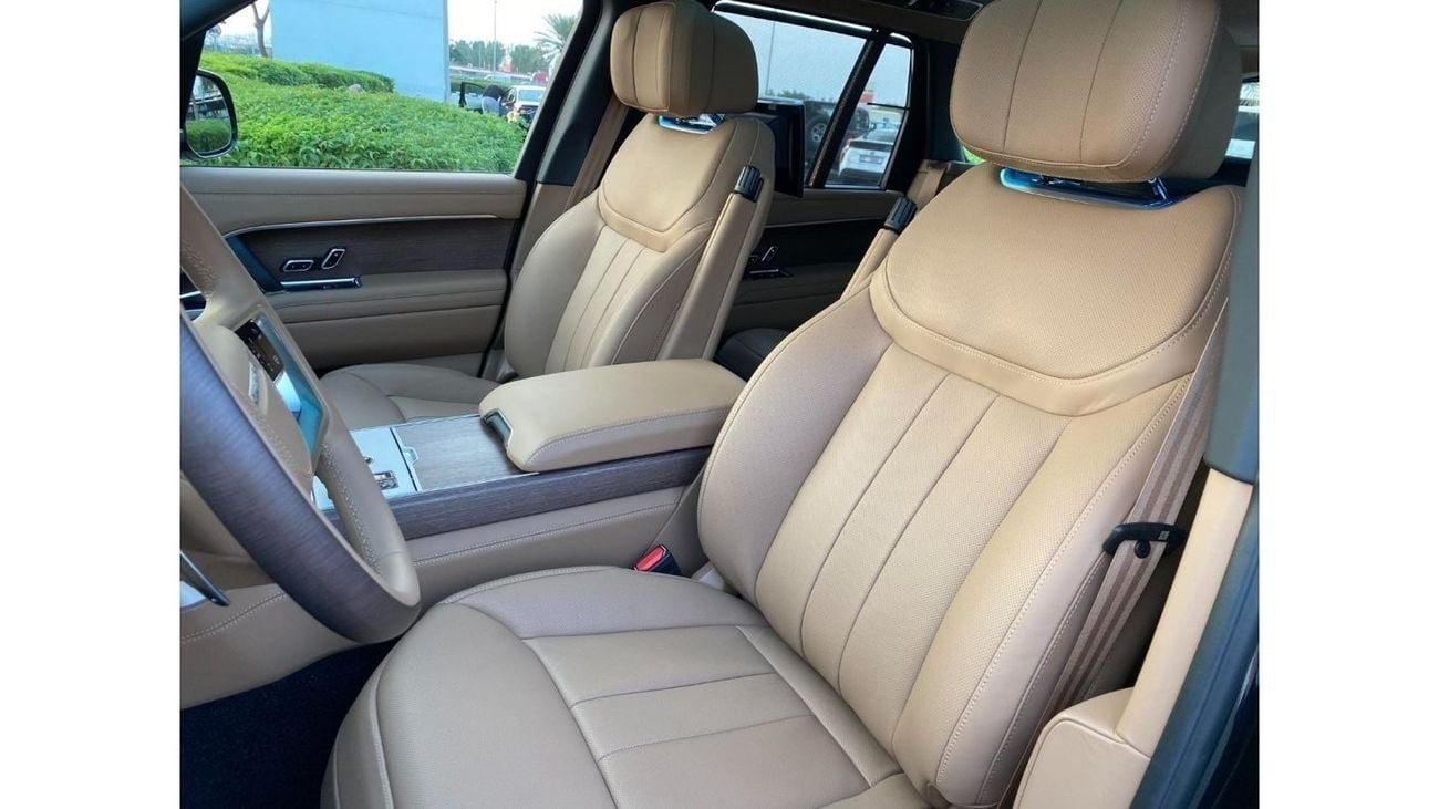 Land Rover Range Rover GCC SPEC UNDER WARRANTY AND SERVICE