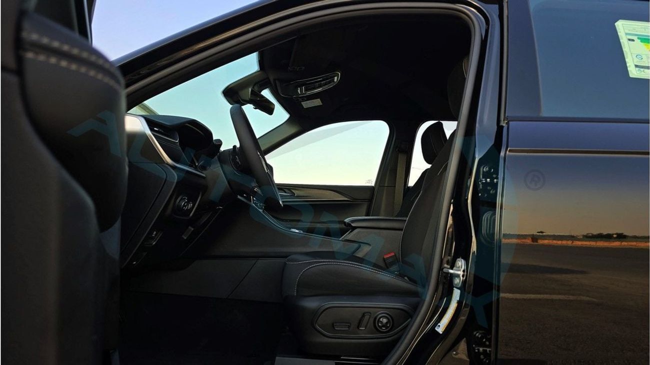 Jeep Grand Cherokee LAREDO 2024 4WD GCC With 4 Years Or 100,000 Km Warranty @Official Dealer