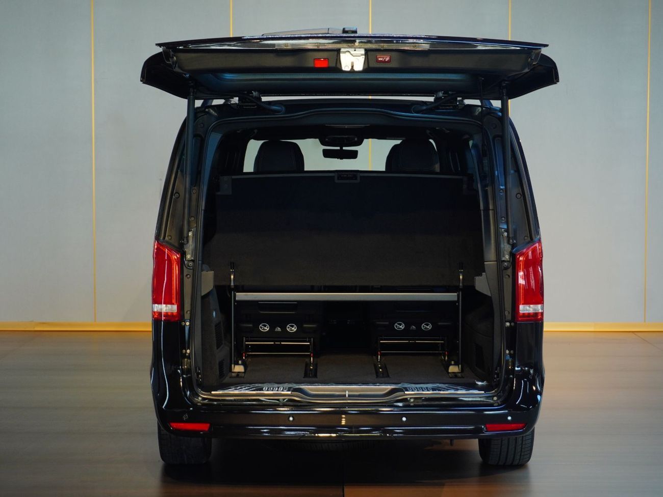 Mercedes-Benz V 220 4,990PM I BRAND NEW I MERCEDES-BENZ I V-CLASS V220 EXTRA LONG I AVANTGARDE I  with agency warranty &