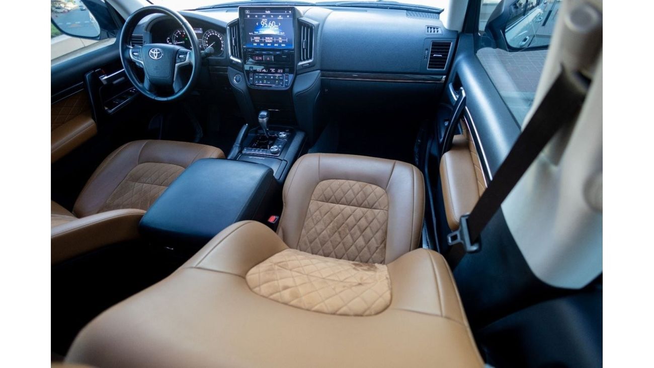 تويوتا لاند كروزر GXR3