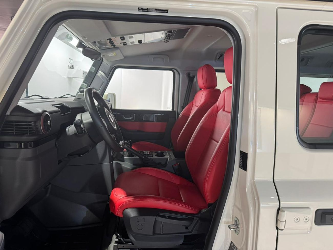 INEOS Grenadier 3.0L PETROL WITH BMW ENGINE AUTOMATIC TRANSMISSION ( FOR RE-EXPORT ONLY )