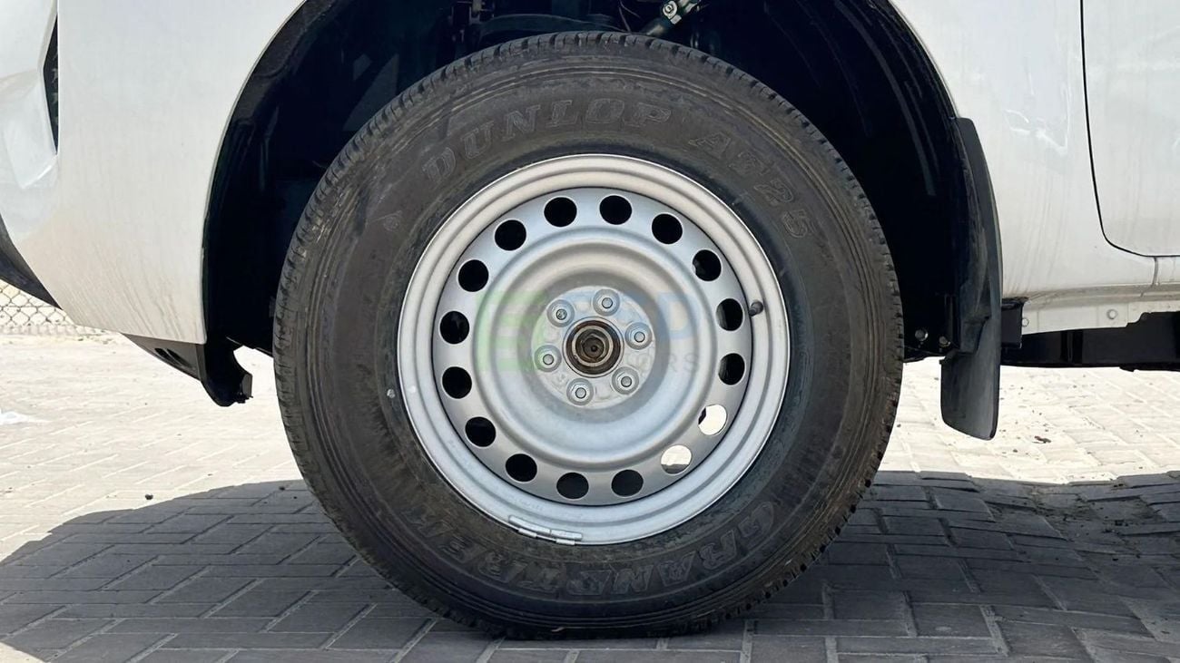 Nissan Navara Nissan Navara 2.5D XE D23 4X4 DC PLUS MT MY-2023