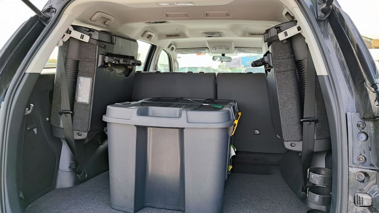 Toyota Fortuner Toyota Fortuner / 2.4L V4 Diesel /  Climate Control / Only for Africa Special Price