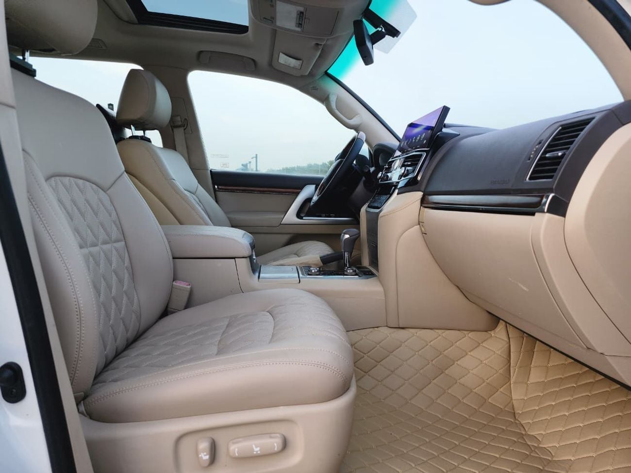 Toyota Land Cruiser GXR+ 4.6L GXR V8 MODEL 2018 UPGRARE 2024