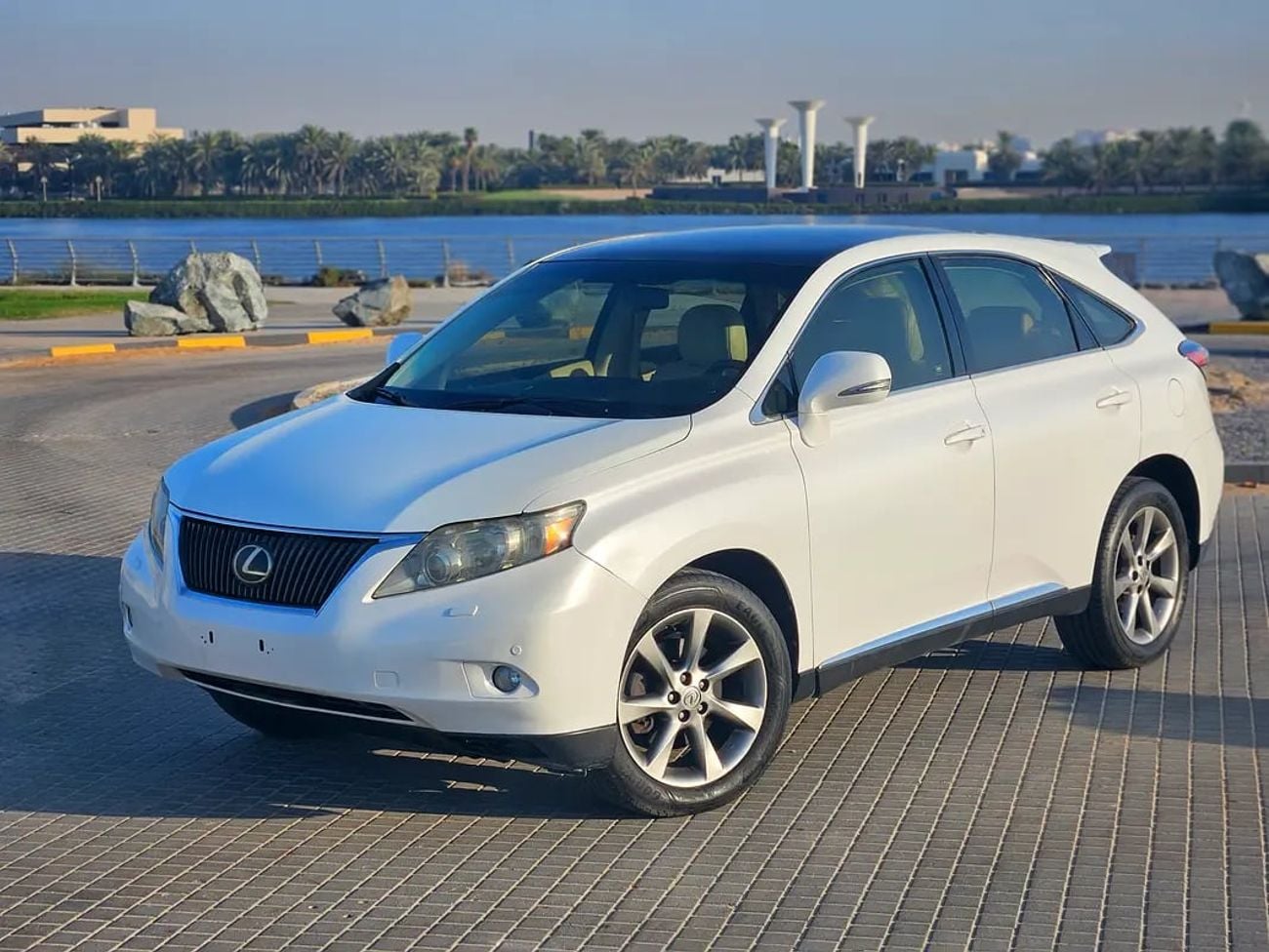 لكزس RX 350 RX GCC Premium Full Option Top With Panoramic Roof Immaculate Condition Inside Out