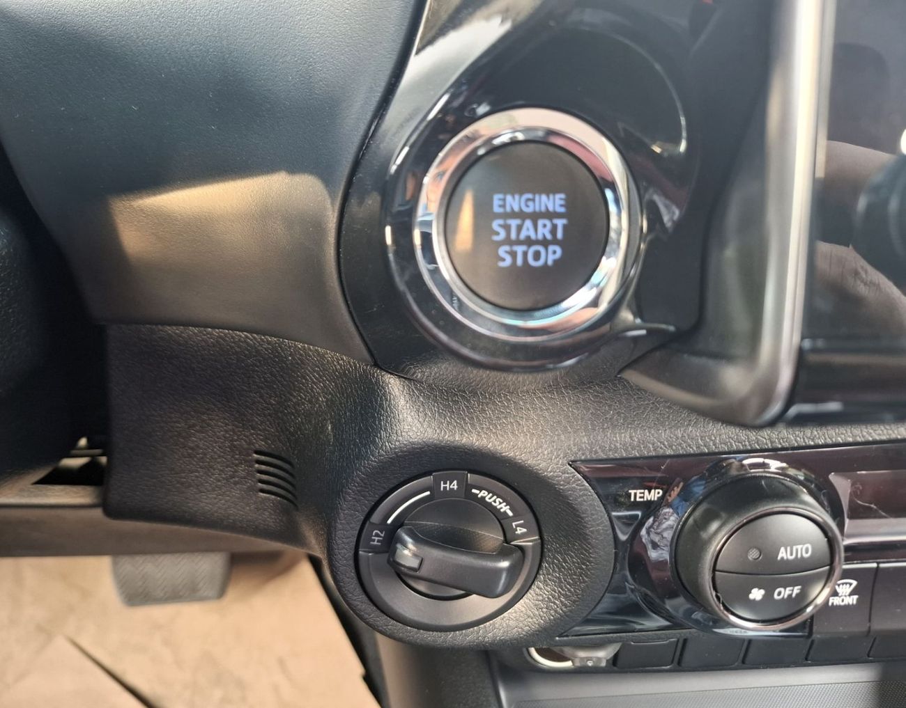 Toyota Hilux GLX 2.7L Double Cab Utility AWD