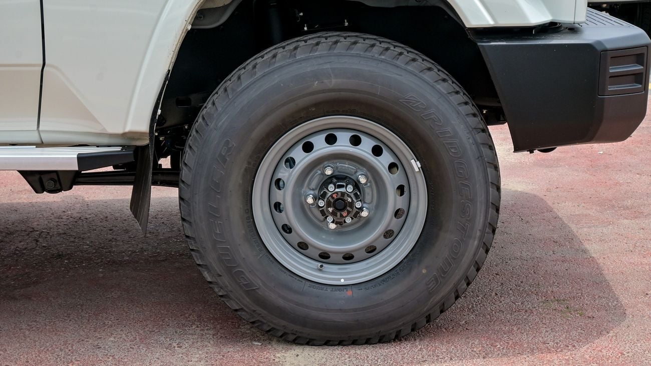 Toyota Land Cruiser Pick Up LC 79 DC 2.8L YM 2024