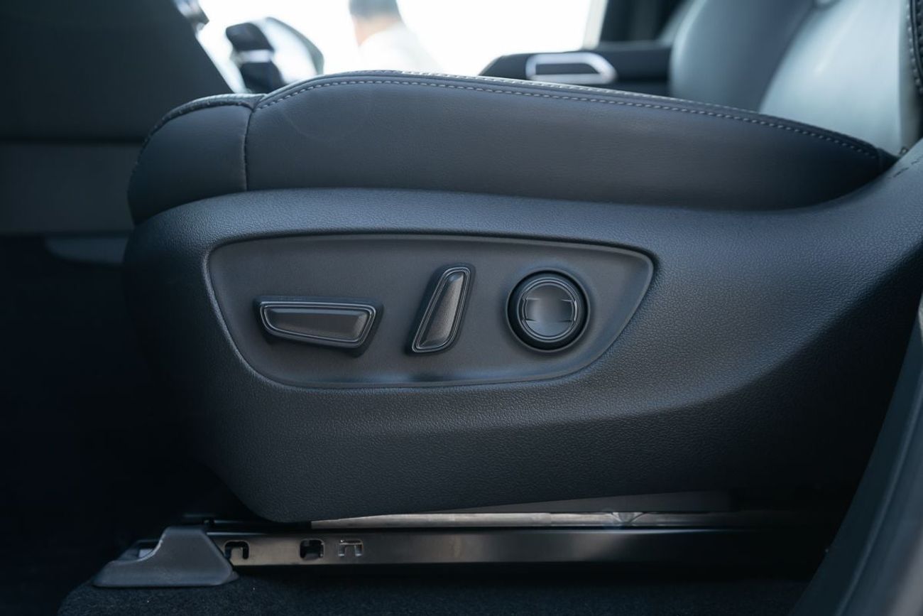 Toyota Land Cruiser VX 3.5L